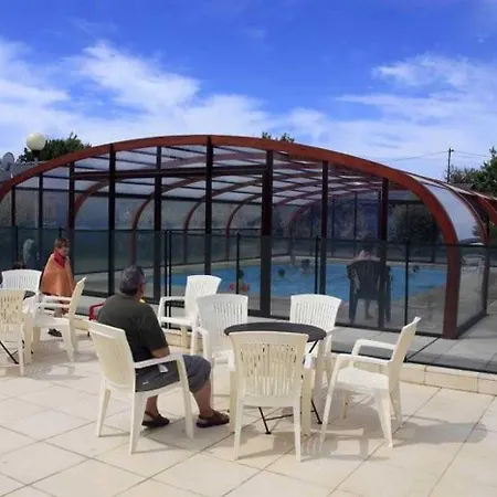2 Etoiles - Piscine - Eebbhi