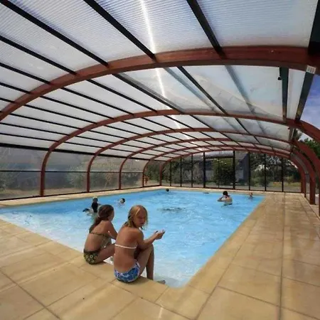 Chalet 2 Etoiles - Piscine - Eebbhi